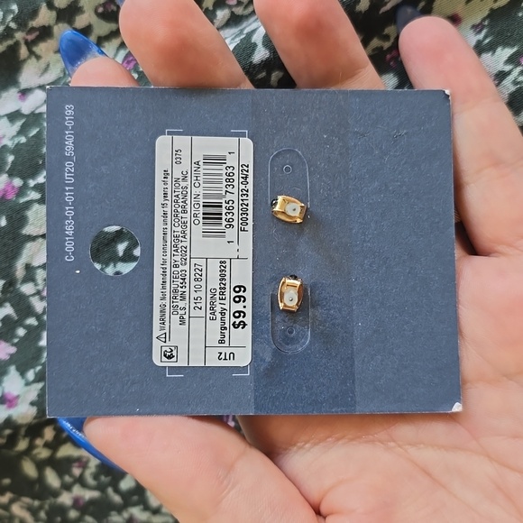 Universal Thread Earrings (Burgundy) - Picture 3 of 3